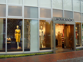 MONA MACHO外観